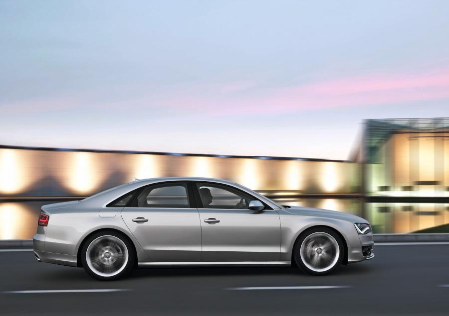  Audi S8 (D4) 2012 года  (WW) (фото 19 из 59)